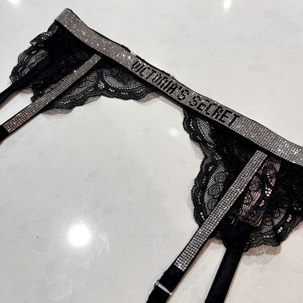 Victoria’s Secret Very Sexy Shine Strap Lace Garter Belt - Picture 8 of 10